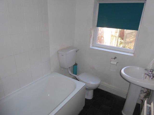 Bathroom - Beech Road, Wirral | Lighthouse Lettings