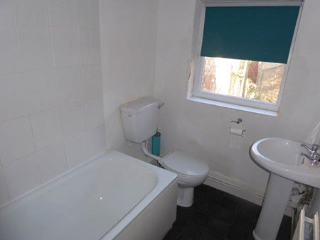 Bathroom - Beech Road, Wirral | Lighthouse Lettings